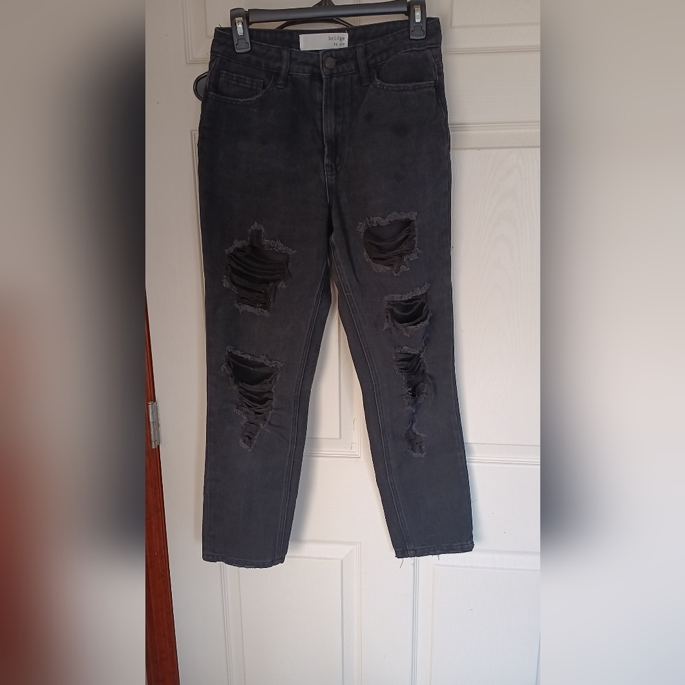Boyfriend fit Distressed Black Ankle Jean